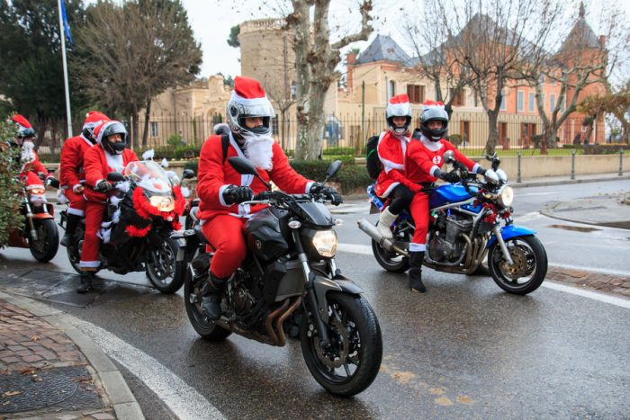 Parade des Pères Noël motards