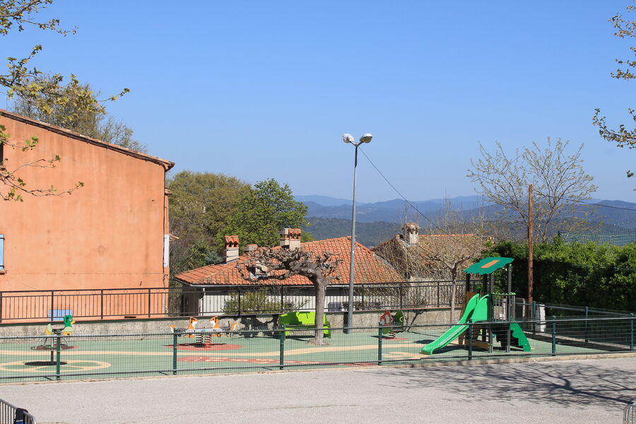 Boulodrome et jeux pour enfants